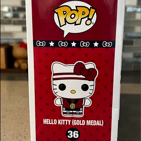 Hello Kitty POP Gold Medal figurine! - Picture 3 of 5